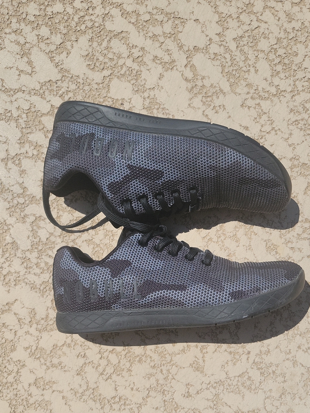NOBULL Men's Low-Profile Athletic Trainer in Charcoal
